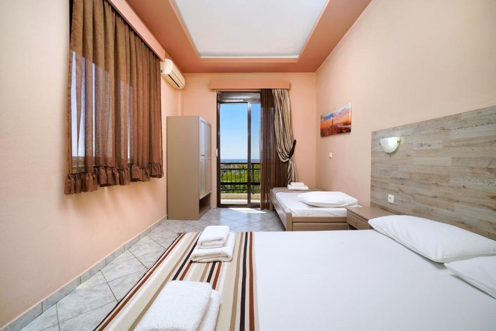 Standard Triple Room at Meni Studios, photo 4